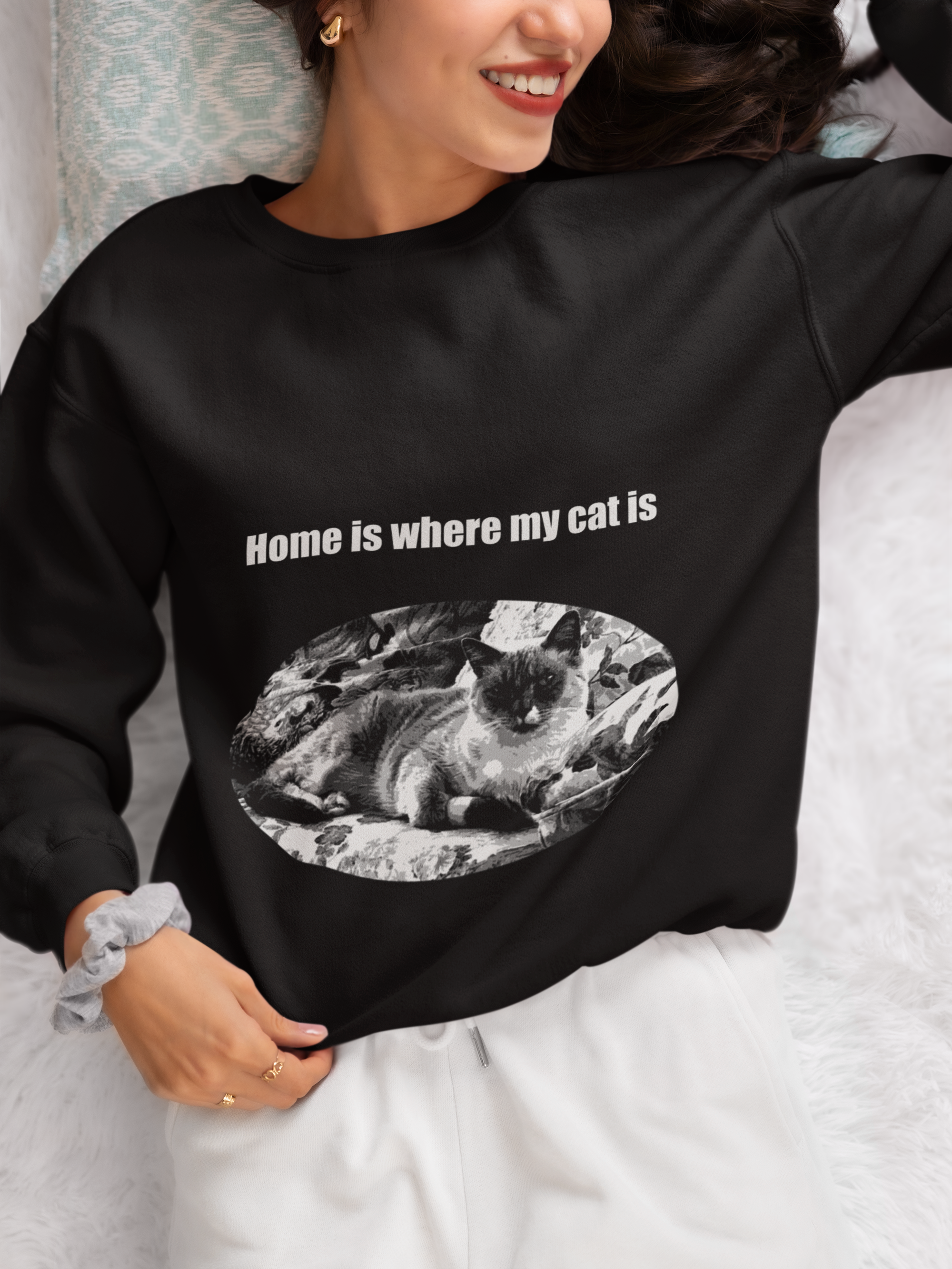 "Home is where my cat is" 005 Black & White Collection - Unisex Heavy Blend™ Crewneck Sweatshirt
